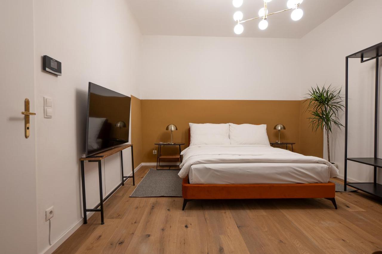 Stylish Central 1-Bedroom Apartment With A Terrace Wina Bagian luar foto