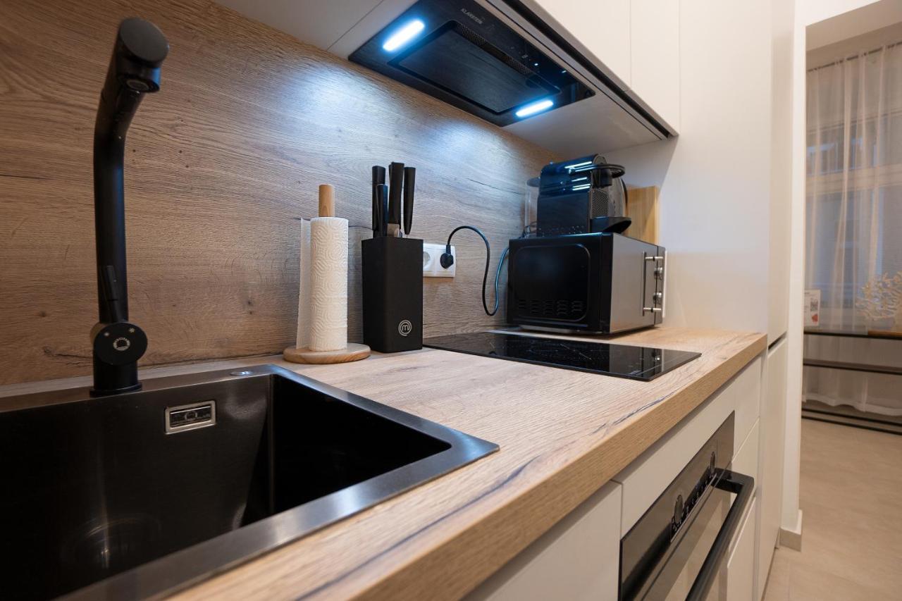 Stylish Central 1-Bedroom Apartment With A Terrace Wina Bagian luar foto