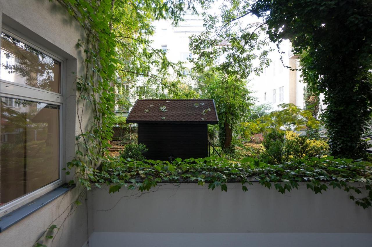 Stylish Central 1-Bedroom Apartment With A Terrace Wina Bagian luar foto
