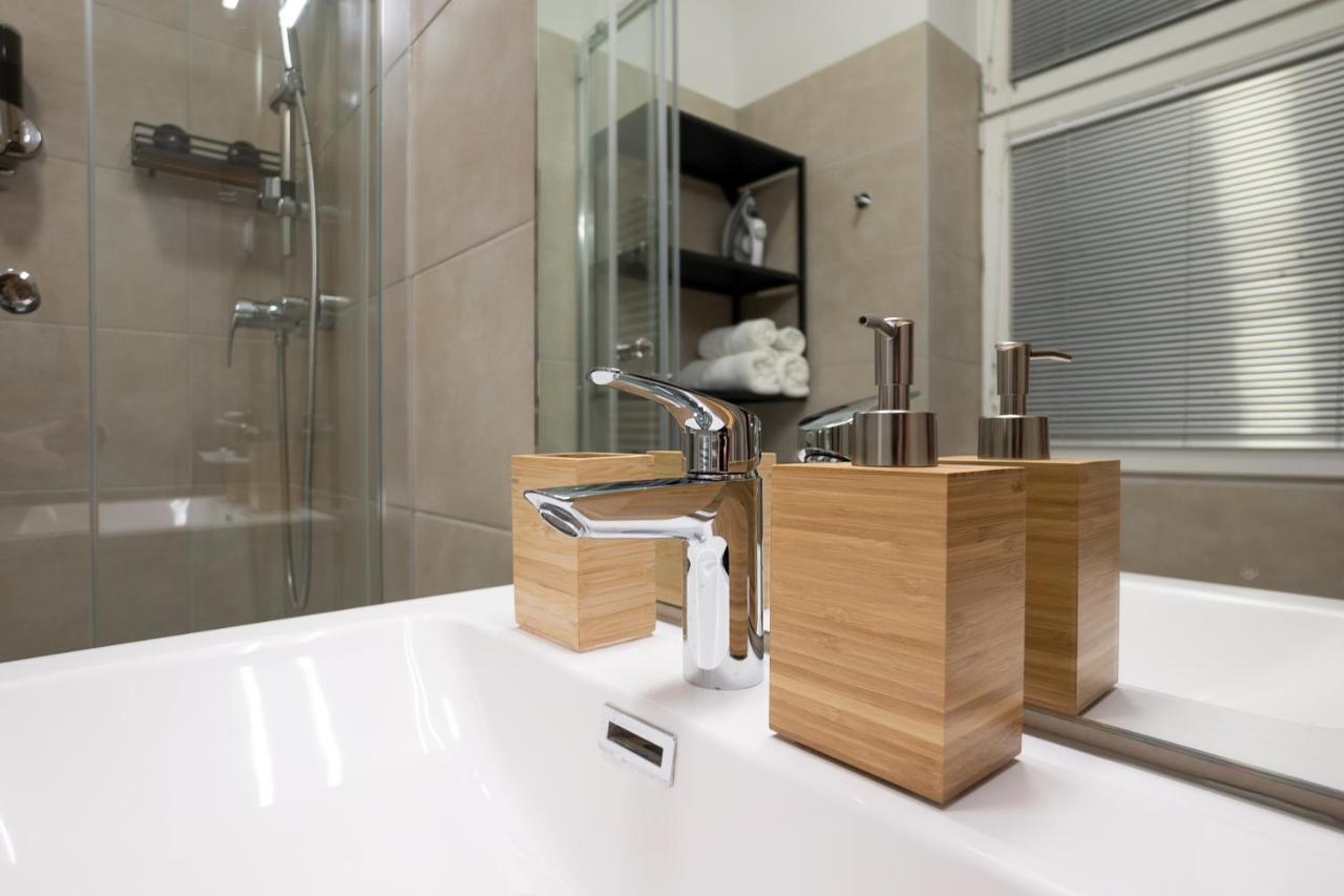 Stylish Central 1-Bedroom Apartment With A Terrace Wina Bagian luar foto