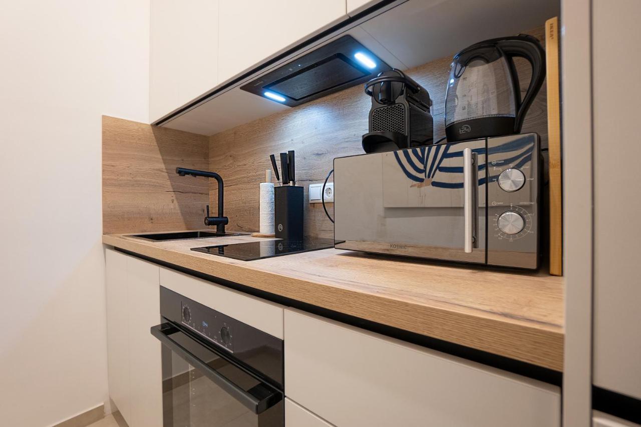Stylish Central 1-Bedroom Apartment With A Terrace Wina Bagian luar foto